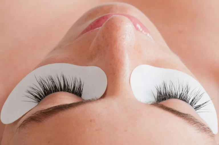 اکستنشن مژه برای پلک افتاده