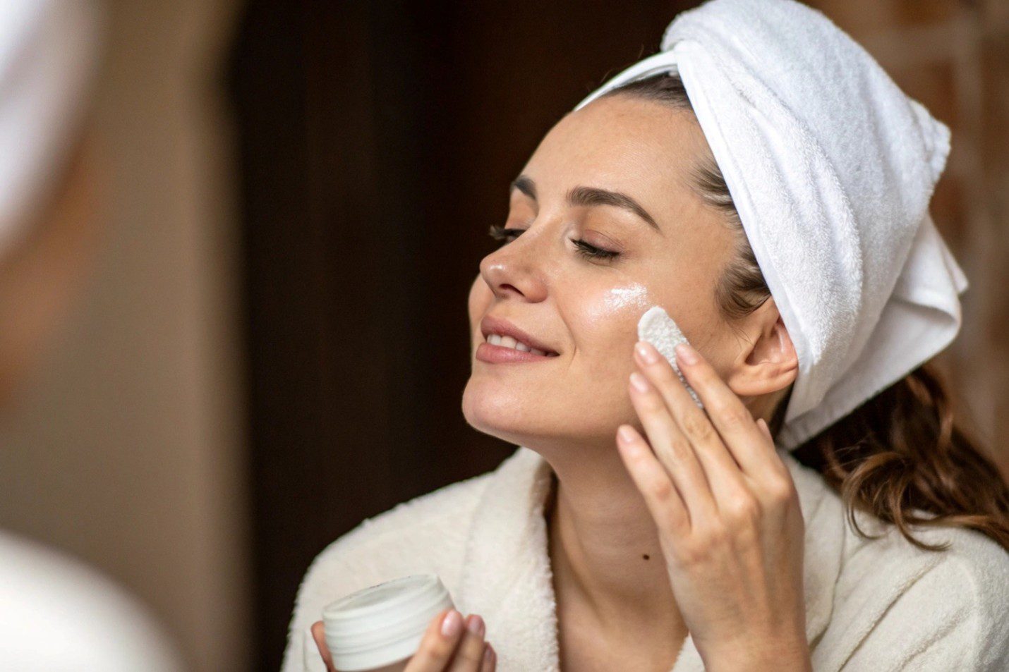 مرحله اول – آماده‌سازی پوست و زیرسازی آرایش